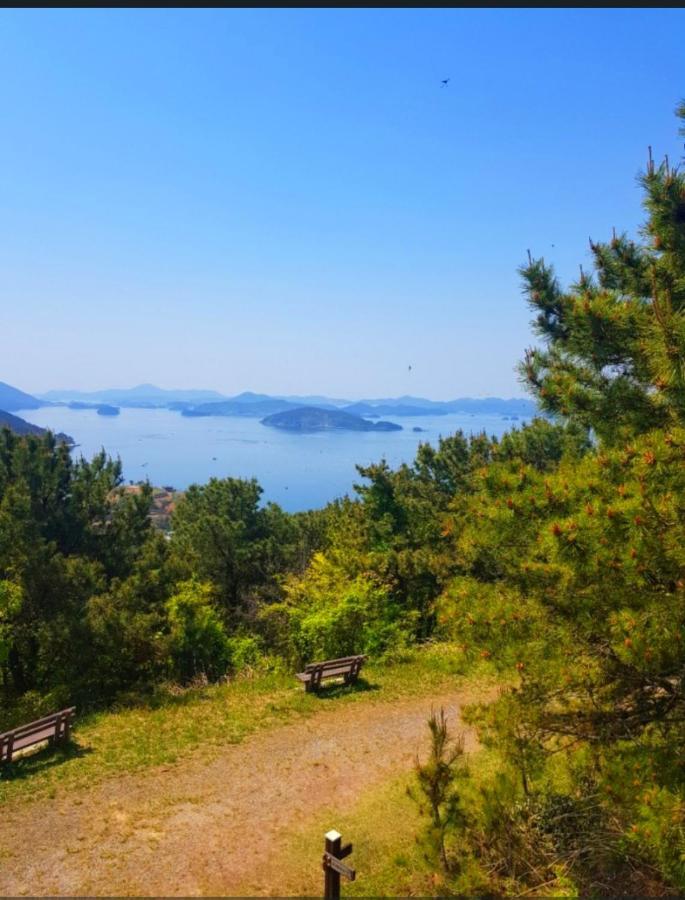 Geoje Seaside Luxury Family Villa Exterior photo